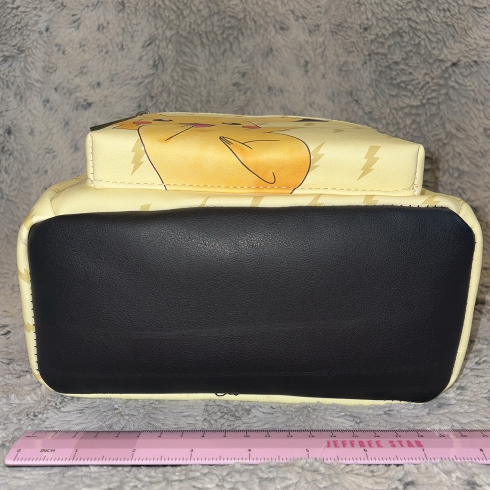 Loungefly Pokémon Pikachu ThunderBolt NWT - Picture 4 of 8